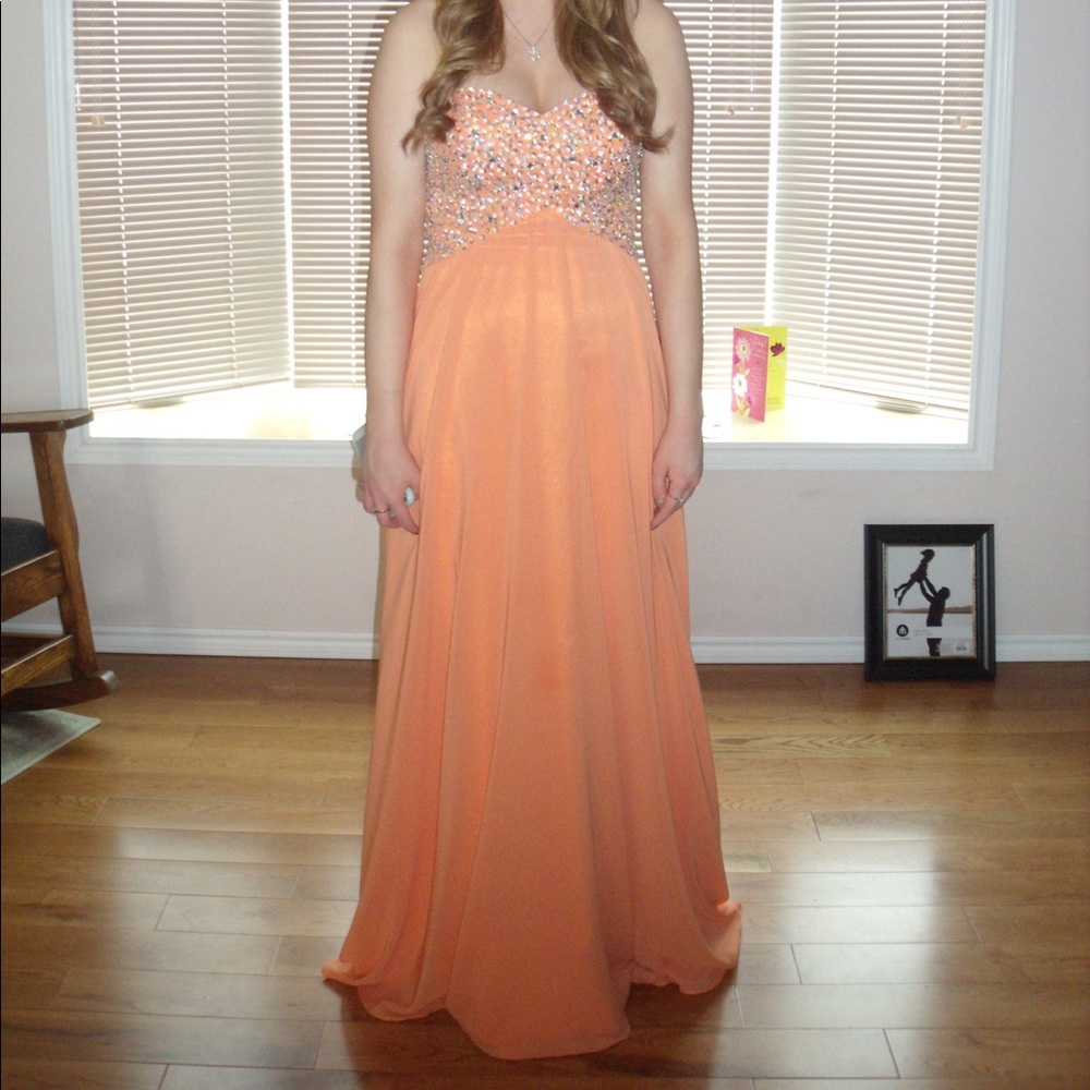 Grad dress - Picture 2 of 5